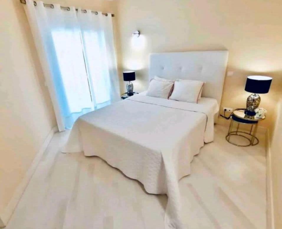 Beach & Sea Apt, Fast Wifi, Airco, Private Parking And Pool Portimão Exterior photo