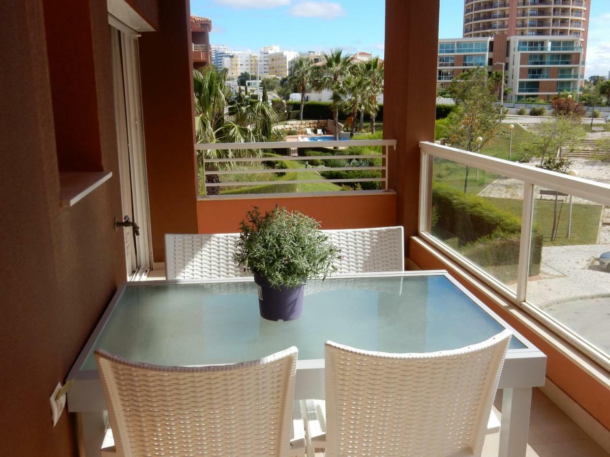 Beach & Sea Apt, Fast Wifi, Airco, Private Parking And Pool Portimão Exterior photo